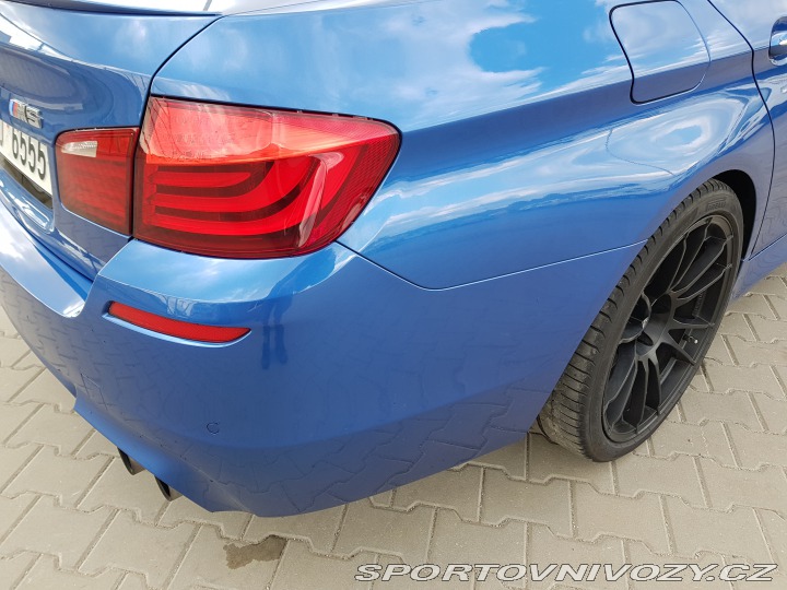 BMW M5  2012