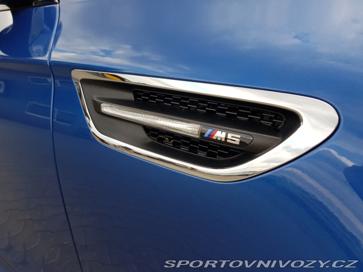 BMW M5  2012