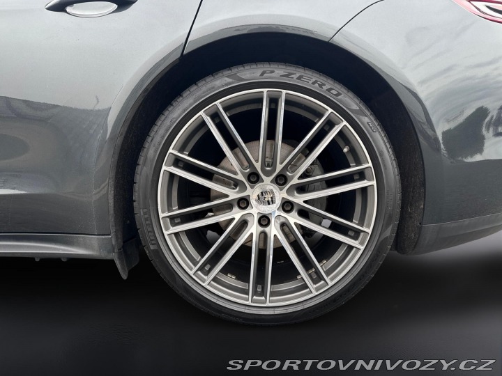 Porsche Panamera 4S 2016