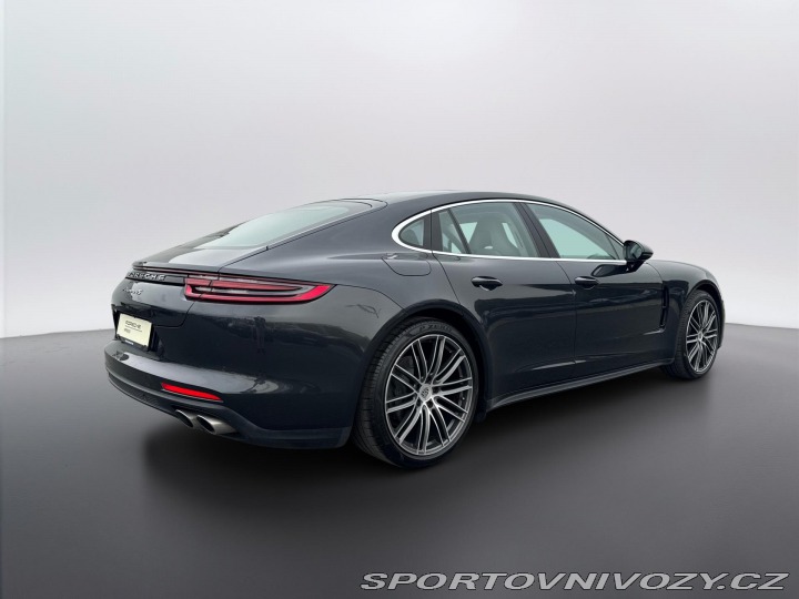 Porsche Panamera 4S 2016