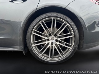 Porsche Panamera 4S 2016