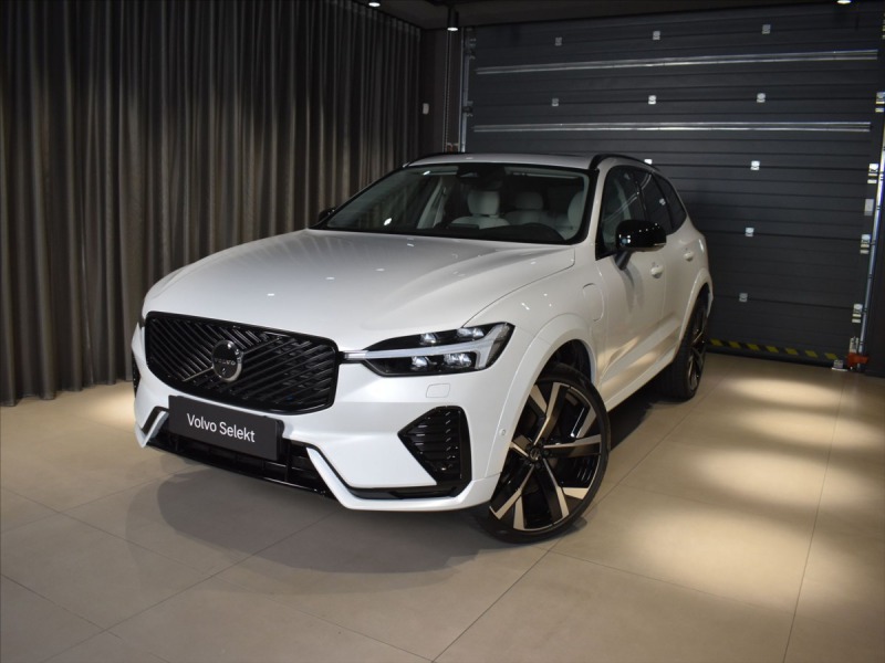 Volvo Ostatní modely XC60 2,0 T8 AWD ULTRA B&W,