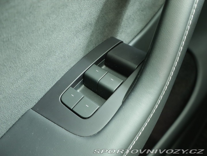 Tesla Model Y . Long Range AWD 79kWh 2023