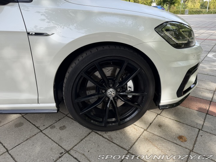 Volkswagen Golf  2020