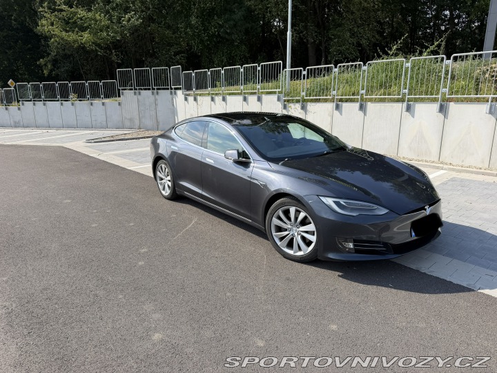 Tesla Model S 2016