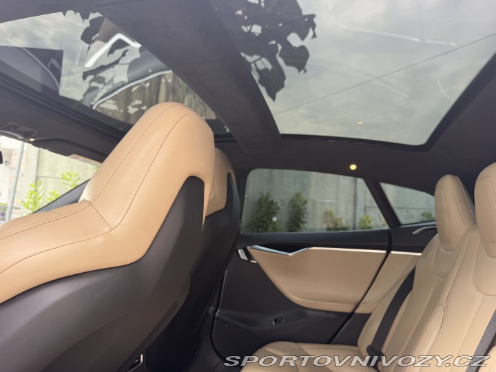 Tesla Model S 2016