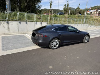 Tesla Model S 2016