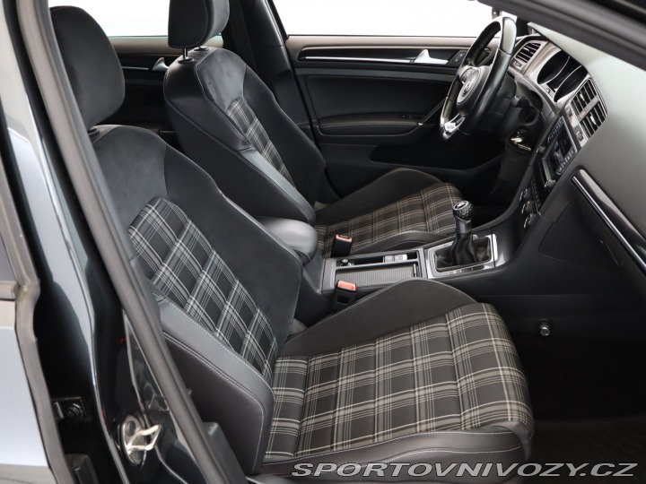 Volkswagen Golf 2.0 TDI GTD 2015