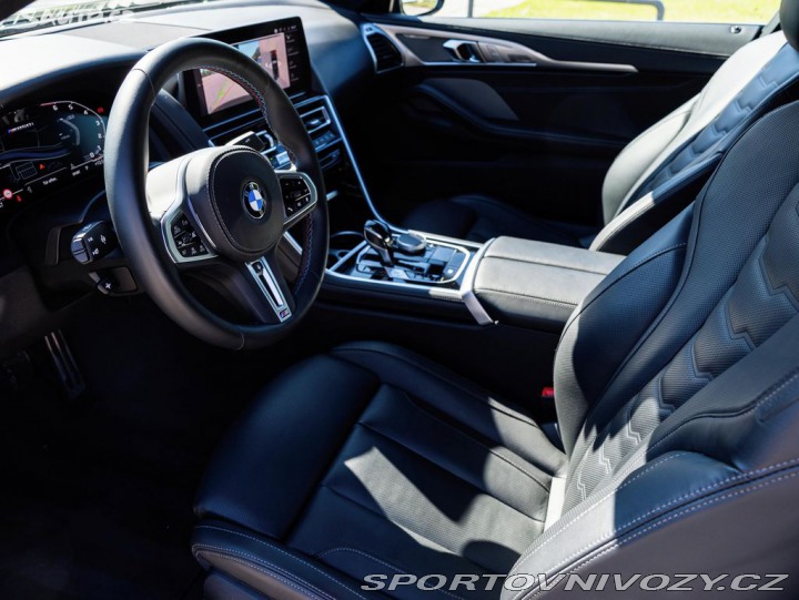 BMW 8 M850i 2025