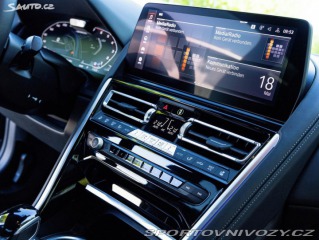 BMW 8 M850i 2025