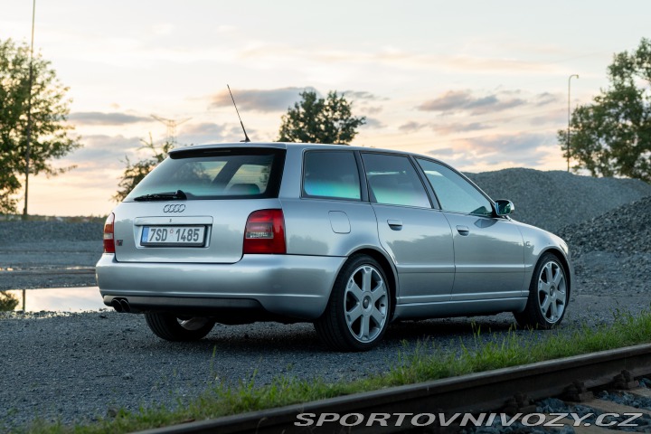 Audi S4  2000