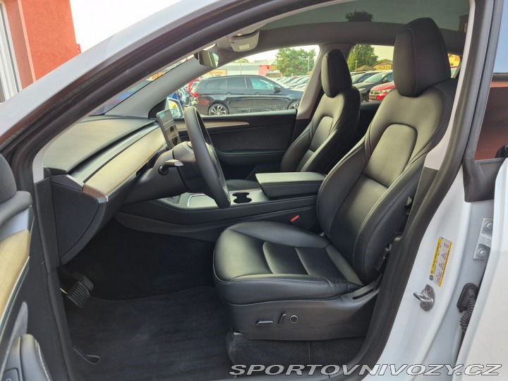 Tesla Model Y Standard plus RWD 220kW D 2023
