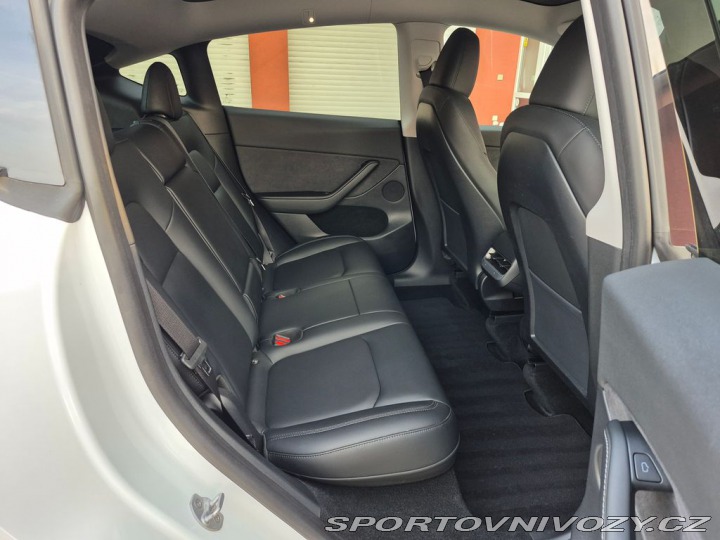 Tesla Model Y Standard plus RWD 220kW D 2023