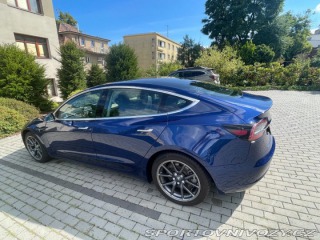 Tesla Model 3  2019