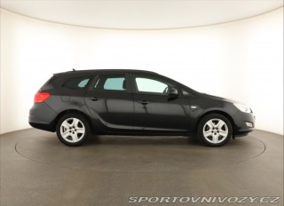 Opel Astra 2.0 CDTI 2011