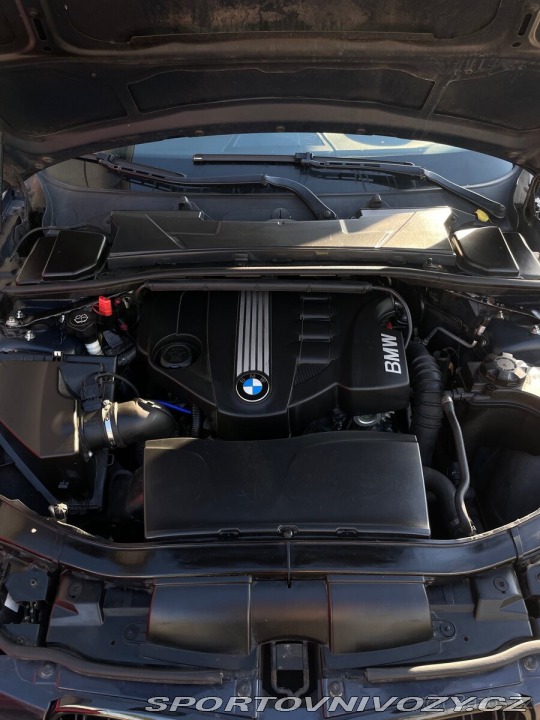 BMW 3 2,0 E91 LCI 320d po ser 2009