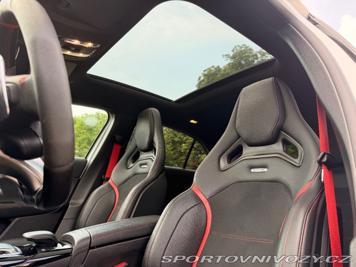 Mercedes-Benz A 2,0 S AMG 4MATIC+,PANO 2022