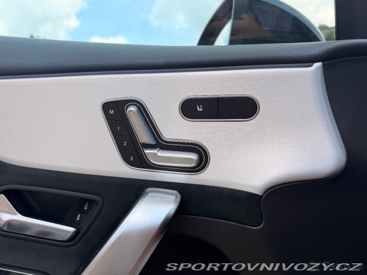 Mercedes-Benz A 2,0 S AMG 4MATIC+,PANO 2022