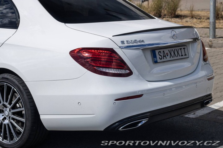 Mercedes-Benz E 300 de Plug-in hybrid A/ 2019