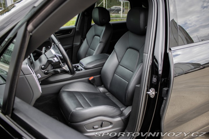Porsche Cayenne E-Hybrid 4x4 A/T, 250kW, 2022