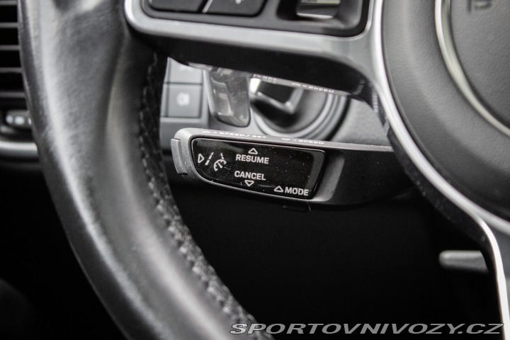 Porsche Cayenne E-Hybrid 4x4 A/T, 250kW, 2022