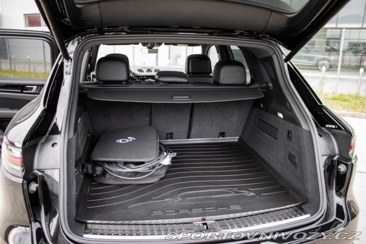 Porsche Cayenne E-Hybrid 4x4 A/T, 250kW, 2022