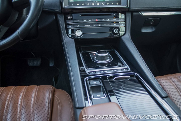 Jaguar F-Pace 30d AWD Portfolio 221kW 2016