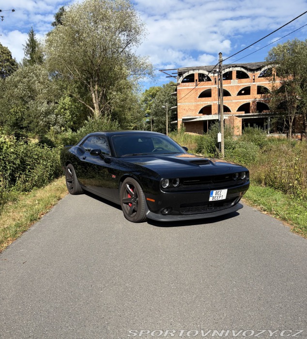 Dodge Challenger SRT 6.4 V8 392