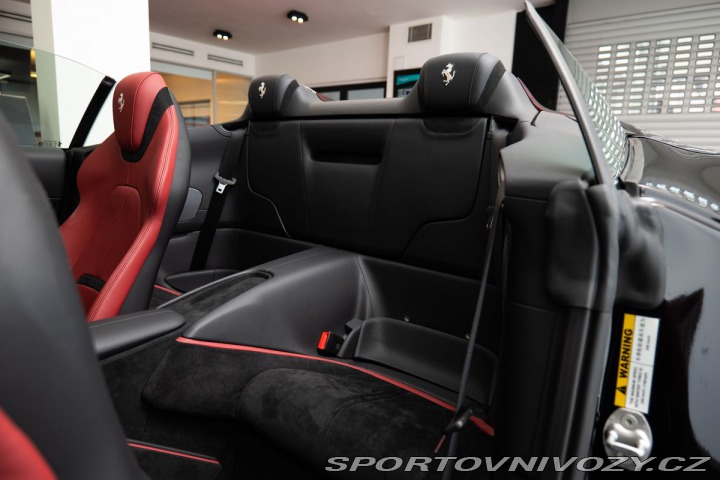 Ferrari Roma Spider /Karbon/NeroPurosa 2026