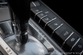Porsche Panamera 3.6 V6 A/T, 220kW, A7 / 2011