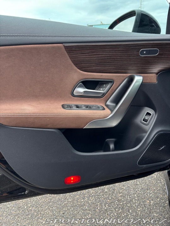 Mercedes-Benz CLA 200 (AMG Packet,Panorama) 2024