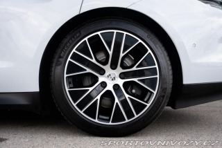 Porsche Taycan  2026
