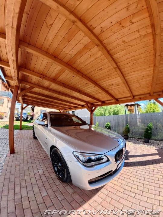 BMW 7 4,4   V8 TwinPower Turbo 2013