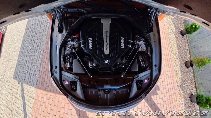 BMW 7 4,4   V8 TwinPower Turbo 2013