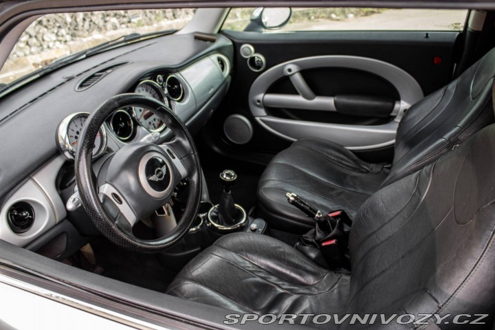 Mini One 2003 66kW MT/5 / AJ NA S 2003