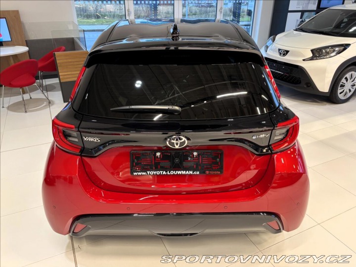 Toyota Yaris 1,5   Executive HEV 130 C 1800