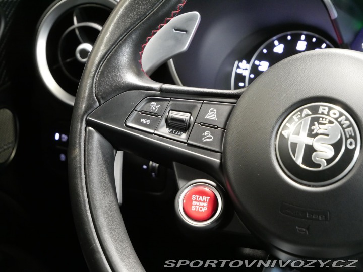 Alfa Romeo Stelvio Quadrifoglio 2019