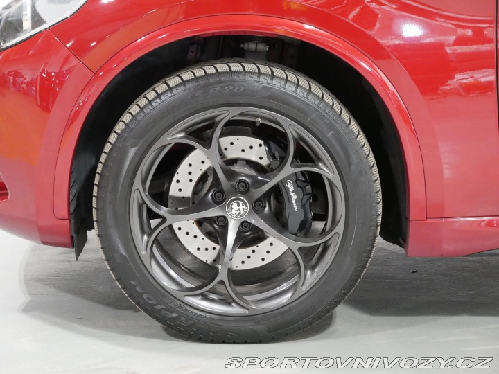 Alfa Romeo Stelvio Quadrifoglio 2019