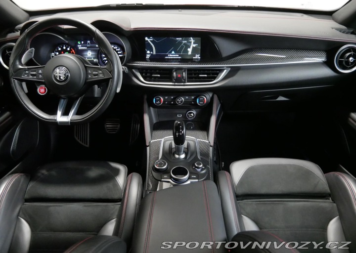 Alfa Romeo Stelvio Quadrifoglio 2019
