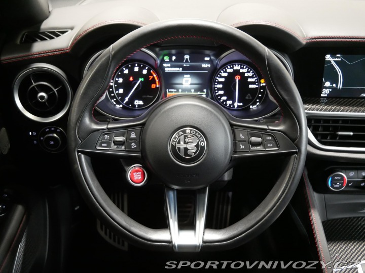 Alfa Romeo Stelvio Quadrifoglio 2019