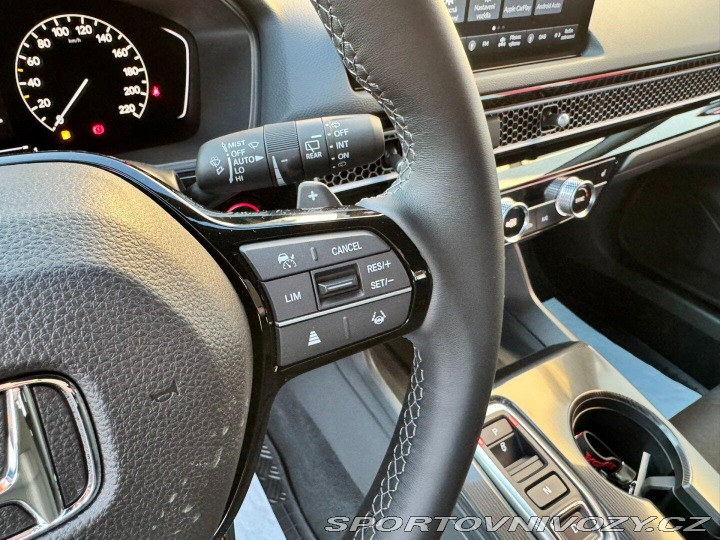 Honda Civic 2.0e:HEV ELEGANCE SKLADEM 2026