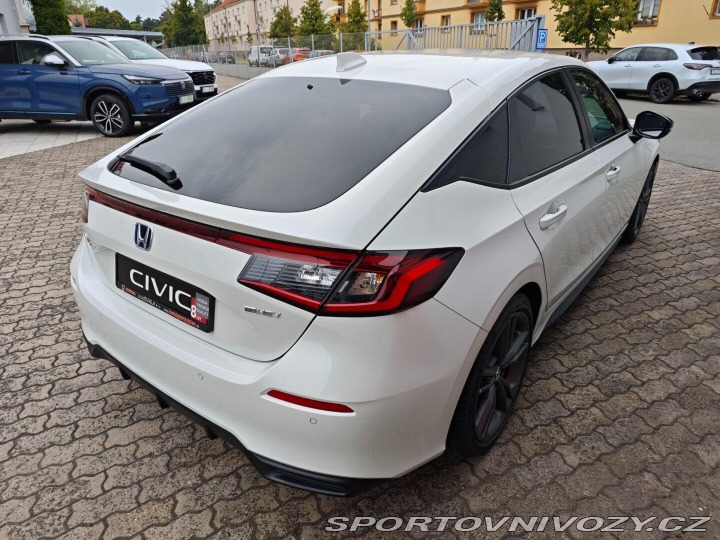 Honda Civic 2.0 e:HEV SPORT SKLADEM 2026