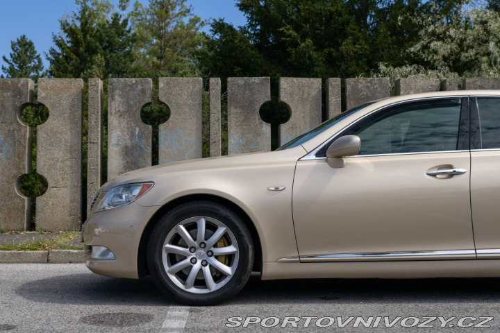 Lexus Ostatní modely LS 460 V8 283kW / Aj na spl 2007