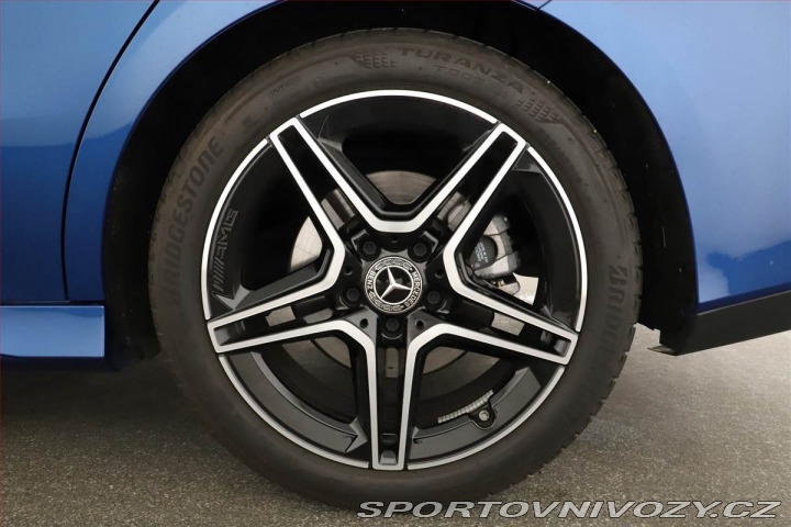 Mercedes-Benz CLA 200 2025