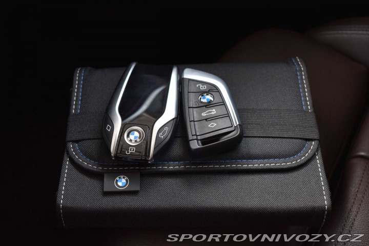 BMW X4 xD30d 210kW*HEAD-UP*TAŽNÉ 2022
