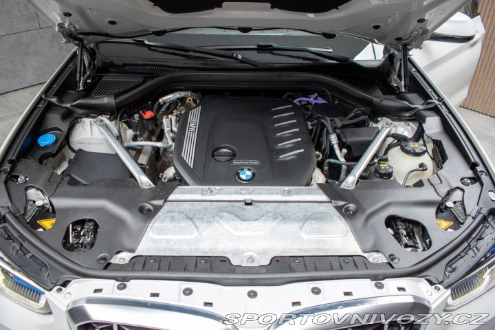 BMW X4 xD30d 210kW*HEAD-UP*TAŽNÉ 2022
