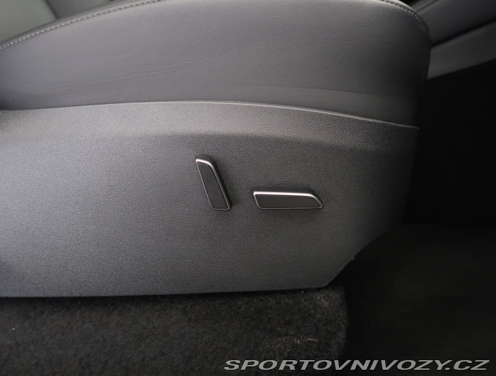 Tesla Model Y . RWD LFP 60kWh 2024