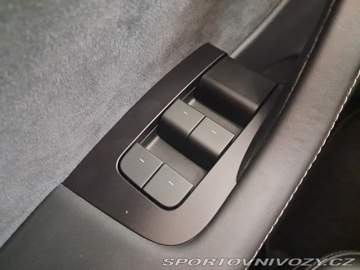 Tesla Model Y . Long Range AWD 79kWh 2022
