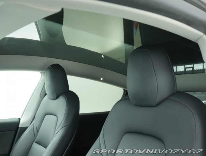 Tesla Model Y . Long Range AWD 75kWh 2021