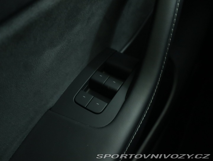 Tesla Model Y . Long Range AWD 75kWh 2021